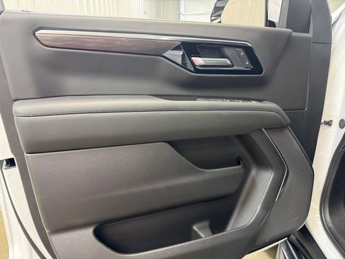 New 2026 Chevrolet Suburban LS AWD/4WD image 8