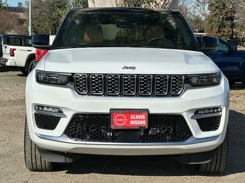 Used 2023 Jeep Grand Cherokee Summit w/ Luxury Tech Group V image 11