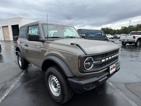 New 2026 Ford Bronco 2-Door AWD/4WD image 2