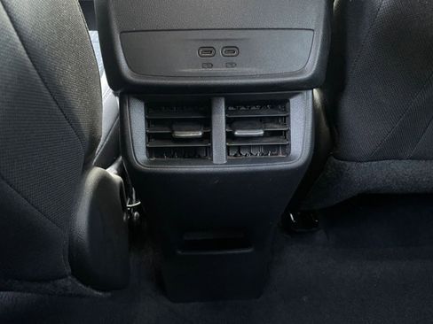 Used 2025 Chevrolet Equinox LT image 23