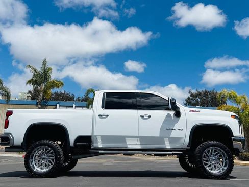 Used 2021 Chevrolet Silverado 2500 LTZ w/ LTZ Convenience Package AWD/4WD image 7