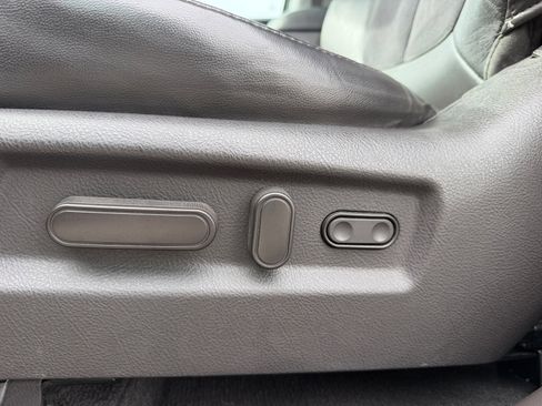 Used 2011 Hyundai Santa Fe SE image 14