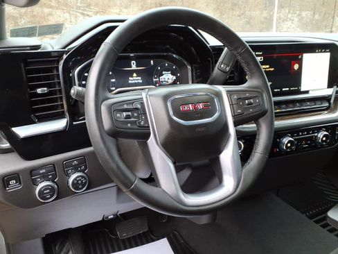 Certified 2025 GMC Sierra 1500 Elevation image 11