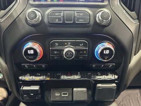 Used 2021 GMC Sierra 1500 Denali w/ Denali Ultimate Package AWD/4WD image 21