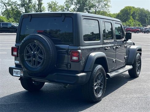 Used 2024 Jeep Wrangler Sport S image 5