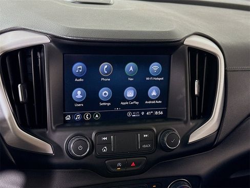 Used 2024 GMC Terrain SLT w/ Infotainment Package II image 9