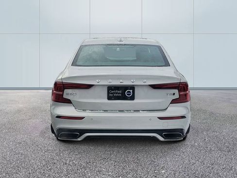 Used 2021 Volvo S60 T5 R-Design image 5