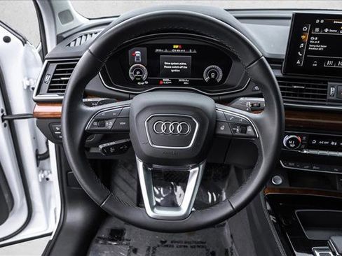 Used 2023 Audi Q5 e Premium Plus w/ Premium Plus Package image 13