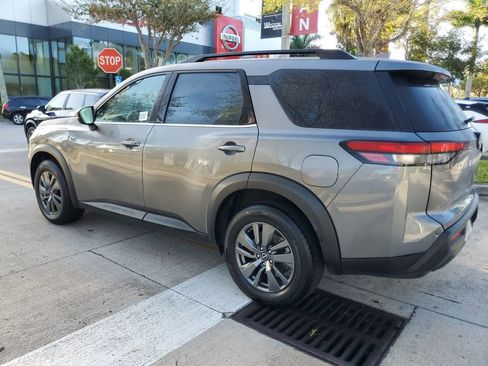 Used 2024 Nissan Pathfinder SV AWD/4WD image 4