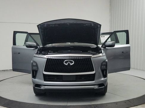 Used 2025 INFINITI QX80 Sensory AWD/4WD image 10