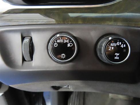 Used 2018 Cadillac Escalade ESV Platinum AWD/4WD image 21