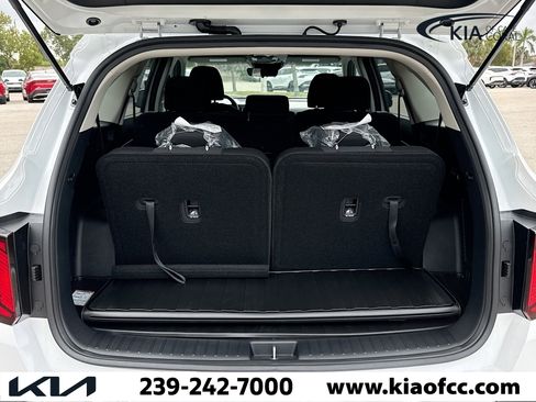 New 2026 Kia Sorento LX image 12