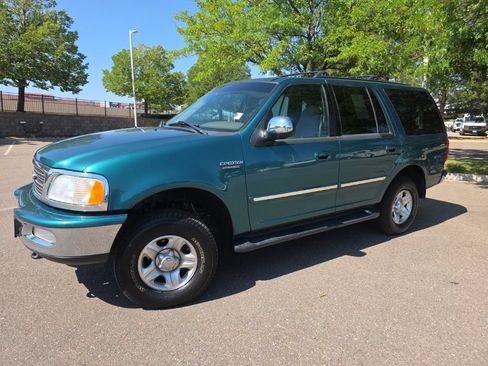 Used 1998 Ford Expedition XLT AWD/4WD image 2