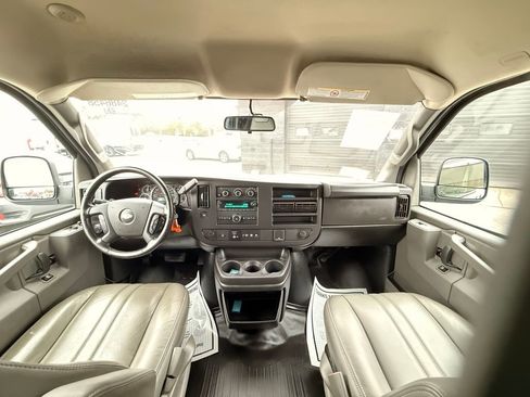 Used 2022 Chevrolet Express 3500 Work Van w/ Driver Convenience Package image 17