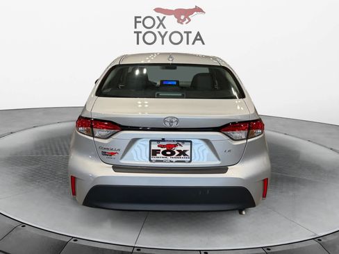 Used 2025 Toyota Corolla LE FWD image 5