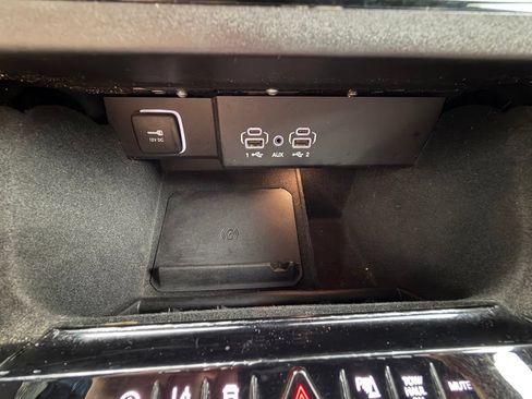 Certified 2022 Jeep Wagoneer Series III AWD/4WD image 28