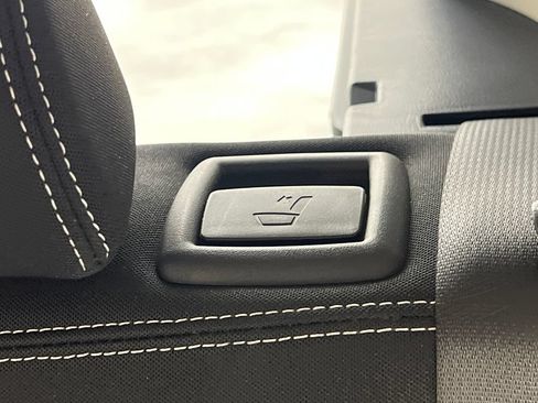 Used 2025 Hyundai Venue SEL FWD image 18