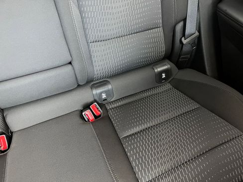 Used 2025 Chevrolet Equinox LT image 38