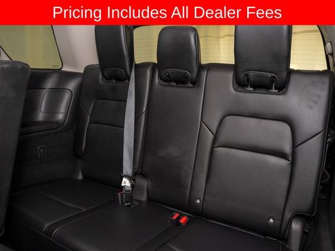 Used 2023 Nissan Pathfinder SL AWD/4WD image 11