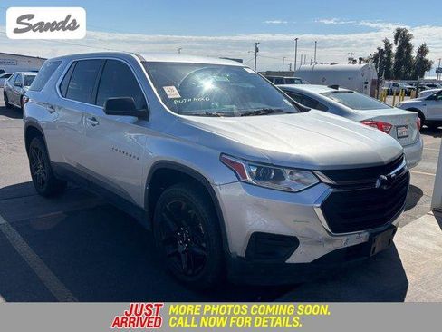 Used 2021 Chevrolet Traverse LS image 1