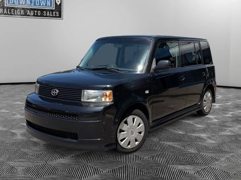 Used 2006 Scion xB FWD image 2