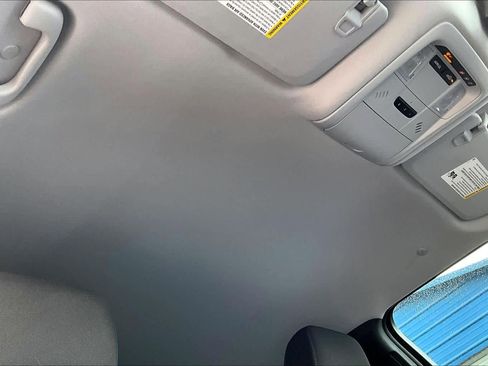 Used 2020 Chevrolet Blazer LT image 13