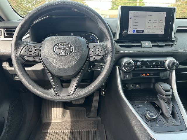 Certified 2024 Toyota RAV4 LE AWD/4WD image 15