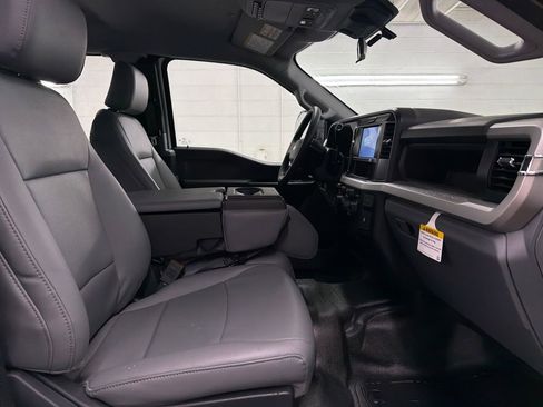 New 2026 Ford F250 XL w/ XL Chrome Package image 26
