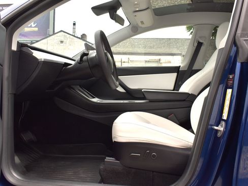 Used 2021 Tesla Model Y Long Range AWD/4WD image 10
