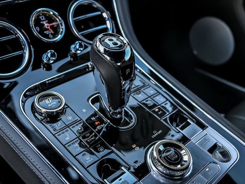Used 2022 Bentley Continental GT AWD/4WD image 55