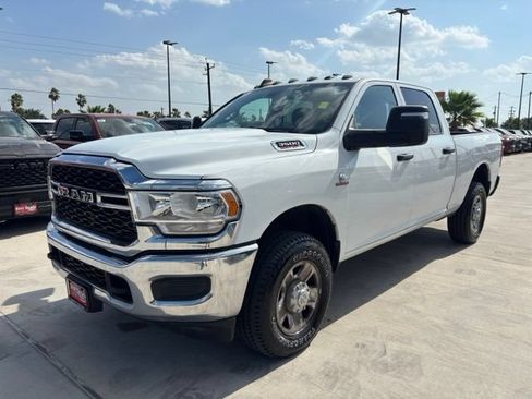 Used 2024 RAM 3500 Tradesman w/ Chrome Appearance Group AWD/4WD image 3