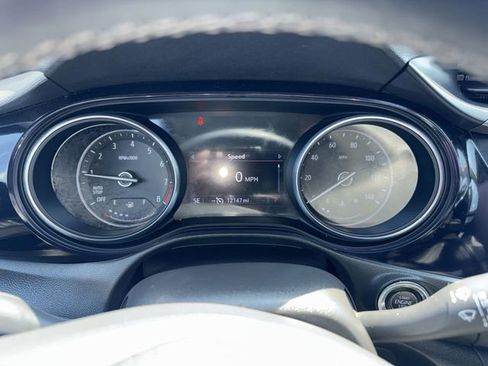 Used 2023 Buick Encore GX Select w/ Sport Touring Package FWD image 11
