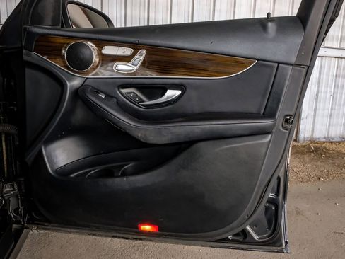 Used 2019 Mercedes-Benz GLC 300 image 45