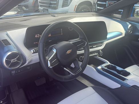 Used 2024 Chevrolet Equinox EV LT FWD image 20