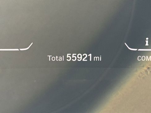 Used 2020 BMW 530e xDrive w/ Premium Package image 19