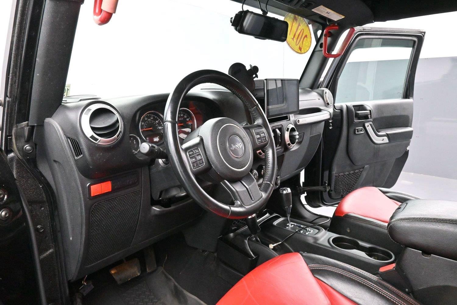 Used 2017 Jeep Wrangler Unlimited Rubicon AWD/4WD image 15