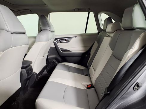 Used 2023 Toyota RAV4 XLE Premium image 13