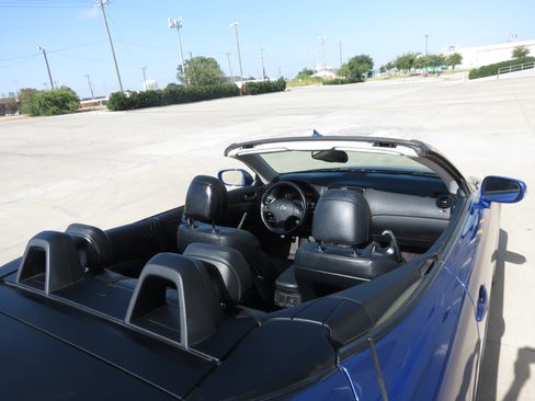 Used 2010 Lexus IS 250C RWD image 17