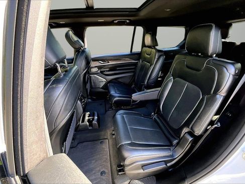 Certified 2023 Jeep Grand Cherokee L Overland AWD/4WD image 23