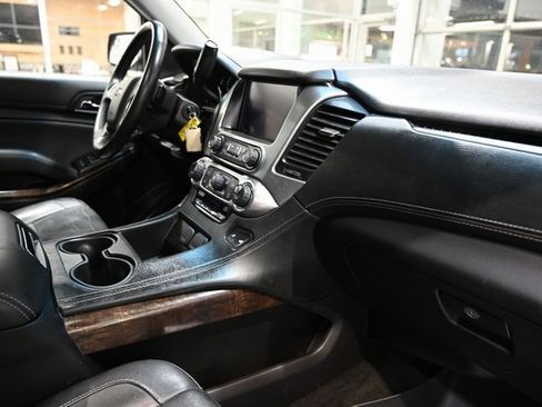 Used 2018 Chevrolet Suburban LT image 14