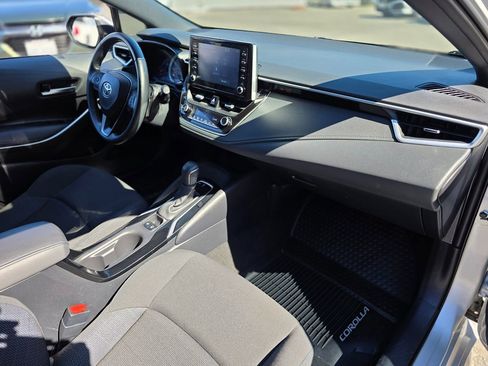 Used 2020 Toyota Corolla SE w/ SE Premium Package image 9
