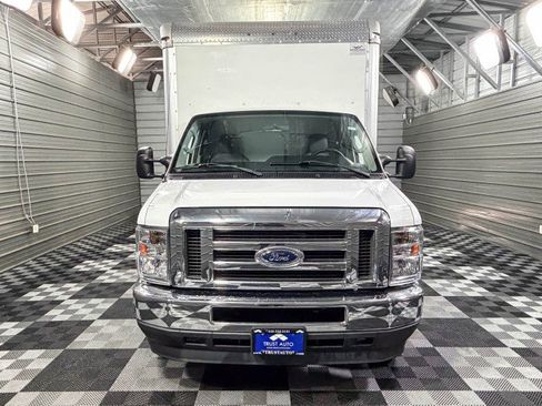 Used 2021 Ford E-450 and Econoline 450 Super Duty w/ Power Windows & Locks Group image 3