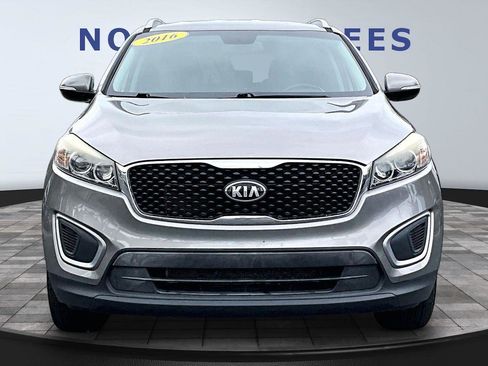 Used 2016 Kia Sorento FWD w/ LX Convenience Package image 2