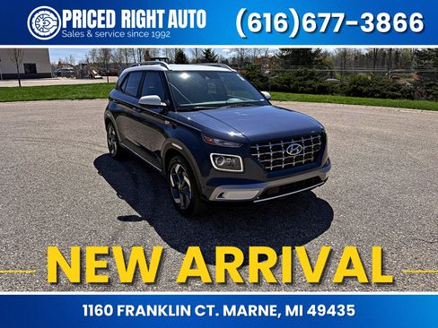 Used 2021 Hyundai Venue w/ Cargo Package image 1
