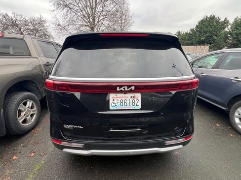 Certified 2024 Kia Carnival LX image 2
