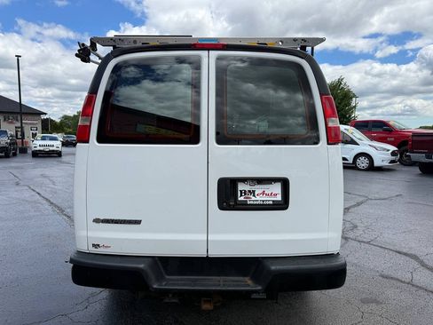 Used 2019 Chevrolet Express 2500 w/ Driver Convenience Package RWD image 6