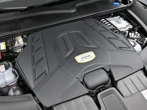 Used 2023 Porsche Cayenne Turbo S image 36