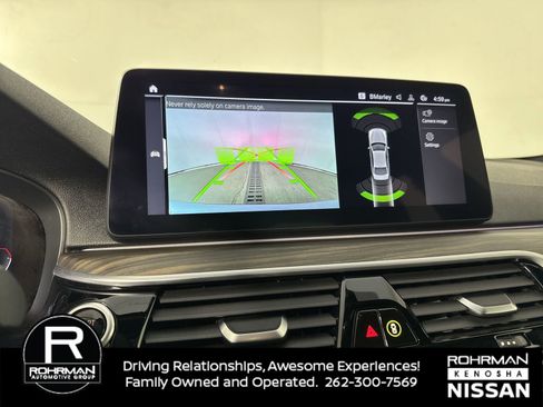 Used 2022 BMW 540i xDrive w/ Premium Package image 9