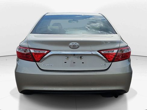 Used 2016 Toyota Camry LE FWD image 5