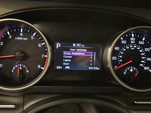 Certified 2024 Kia Carnival LX image 22